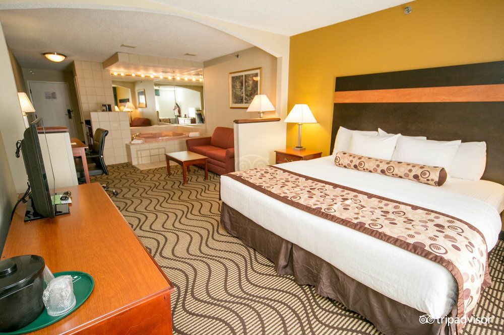 La Quinta Inn By Wyndham Sandusky Near Cedar Point Экстерьер фото